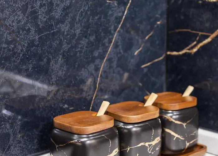 Lägenhet Italian Fashion - Luxurious Marble City Center