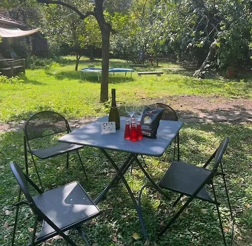 Apartment Navigli, Caratteristico Milanese