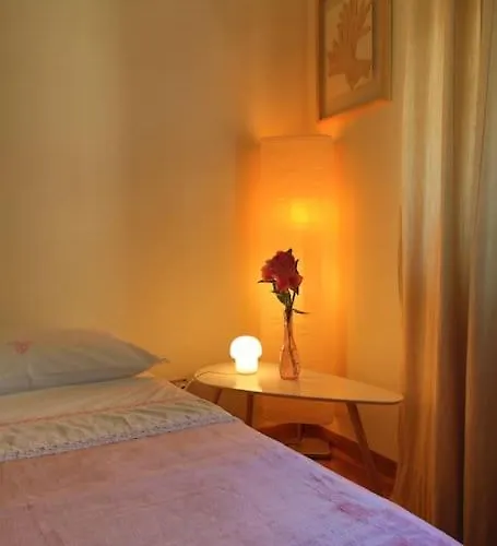 Romantico Attico Con Terrazzo In Centro דירה