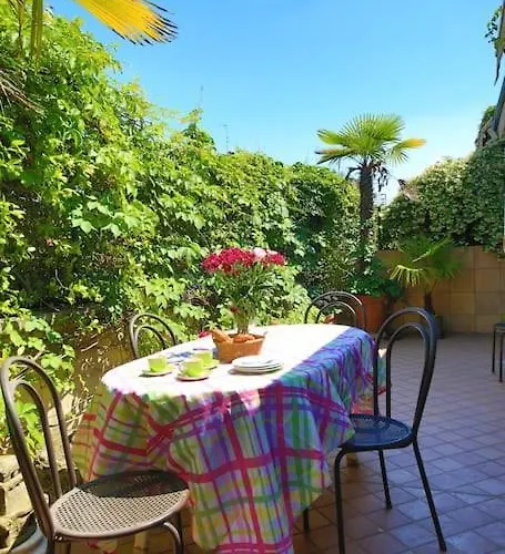 דירה Romantico Attico Con Terrazzo In Centro מילאנו