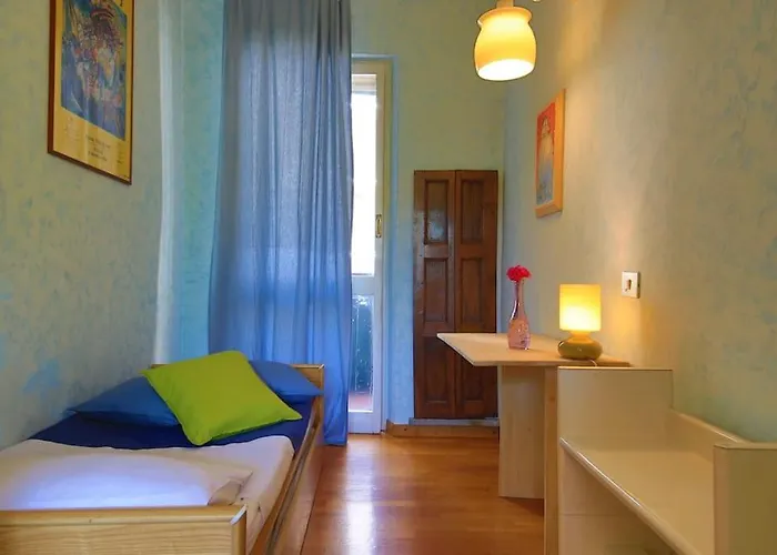 Romantico Attico Con Terrazzo In Centro דירה