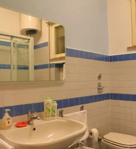 Romantico Attico Con Terrazzo In Centro דירה מילאנו