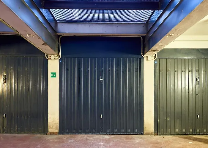 Casa Cloclo: Design & Vintage Above Subway *