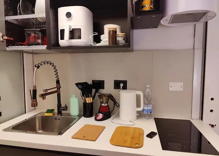 Casa Cloclo: Design & Vintage Above Subway * 米兰