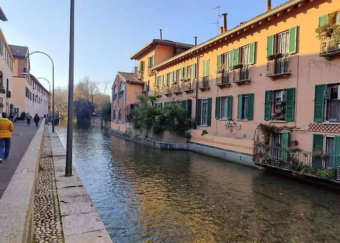 Casa Cloclo: Design & Vintage Above Subway