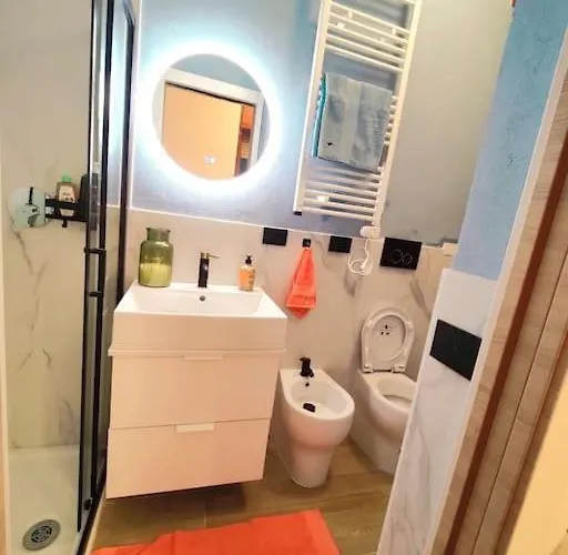 Apartment Casa Mamo: Design & Vintage Above Subway *