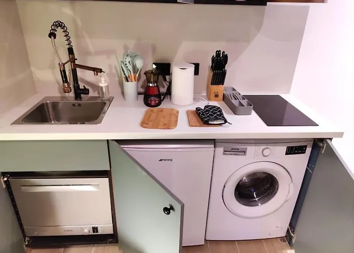 Casa Mamo: Design & Vintage Above Subway Milan