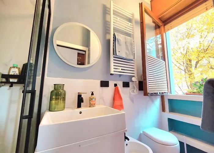 Casa Mamo: Design & Vintage Above Subway *