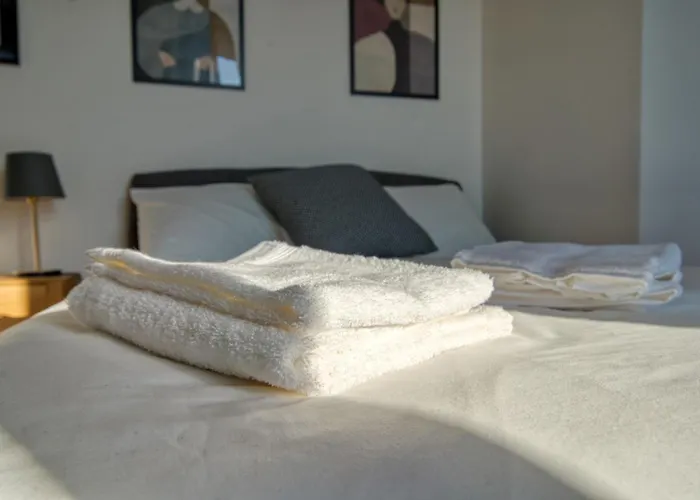 Spacious Penthouse With Panoramic Terrace - 20 Minutes From San Siro & Duomo Lägenhet *