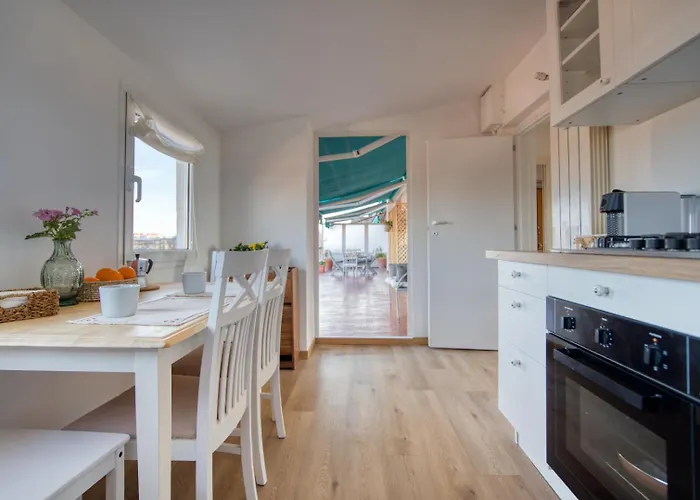 Lägenhet Spacious Penthouse With Panoramic Terrace - 20 Minutes From San Siro & Duomo