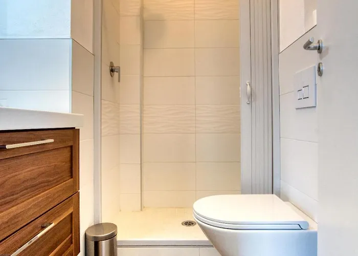 Lägenhet Spacious Penthouse With Panoramic Terrace - 20 Minutes From San Siro & Duomo