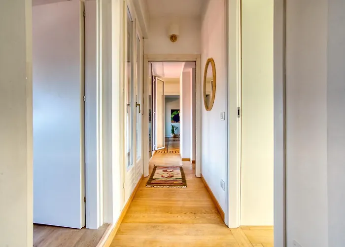 Lägenhet Spacious Penthouse With Panoramic Terrace - 20 Minutes From San Siro & Duomo *