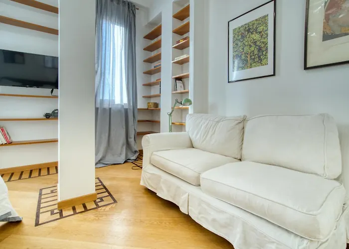 Spacious Penthouse With Panoramic Terrace - 20 Minutes From San Siro & Duomo Милан