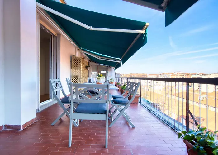 Lägenhet Spacious Penthouse With Panoramic Terrace - 20 Minutes From San Siro & Duomo