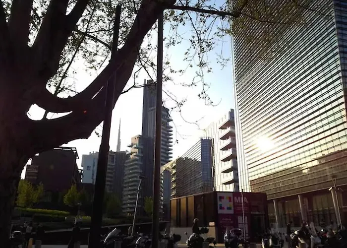 Centrale-luxury With Garden Terrace Milánó