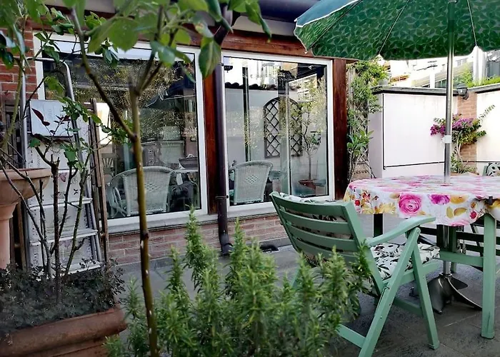 Centrale-luxury With Garden Terrace * Milánó