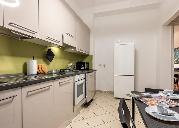 Cortivo House - Magenta 81 *