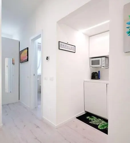 Suite-6 Centro-porta Romana شقة *