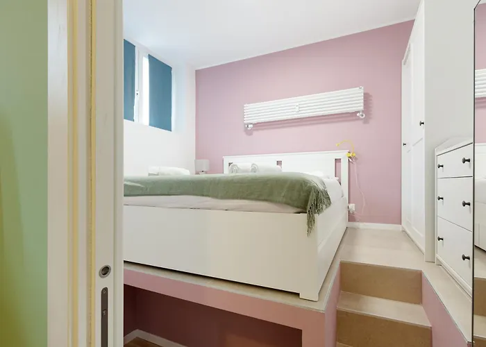 شقة Insubria Park - Pastel Color Apartment!