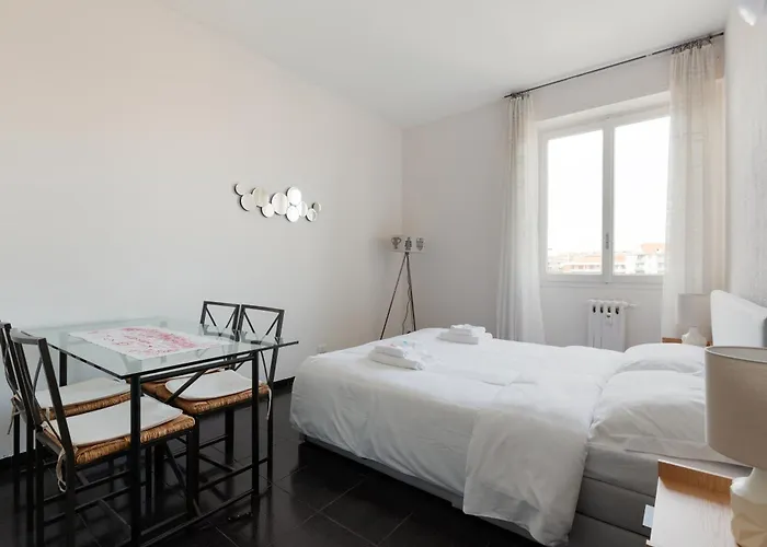 Guesthost - Corvetto M3 - Comfy With Balcony! * Milaan