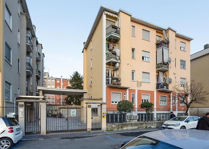 Guesthost - Affori M3 Modern And Cozy Apartman *