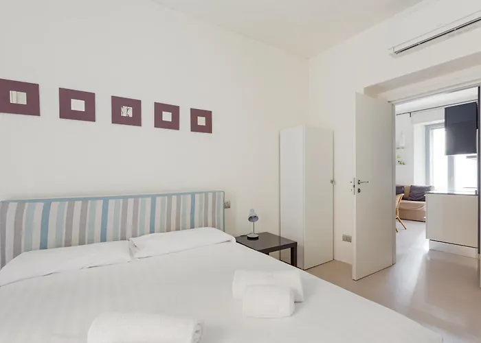 Guesthost - Bright - 650 M Far From Arco Della Pace