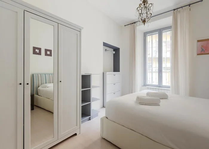 דירה Guesthost - Bright - 650 M Far From Arco Della Pace מילאנו