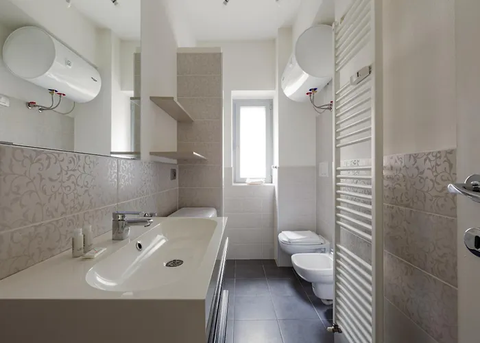 Guesthost - Bright - 650 M Far From Arco Della Pace דירה