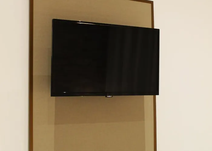 Miki - Mauro Macchi 91 Apartman *