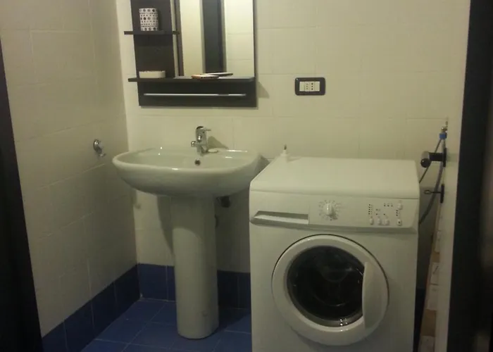 Charming Park - Center - For 5 Guests - Brand New Bathroom 아파트 *