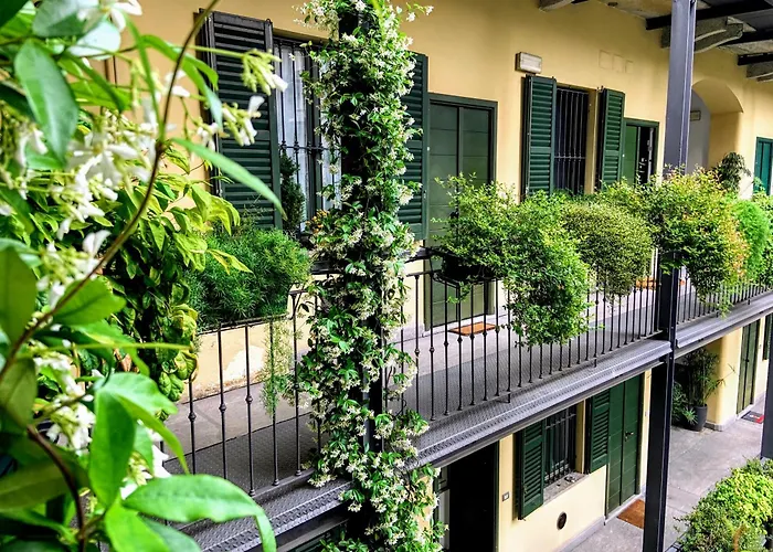 Charming Park - Center - For 5 Guests - Brand New Bathroom 아파트 *