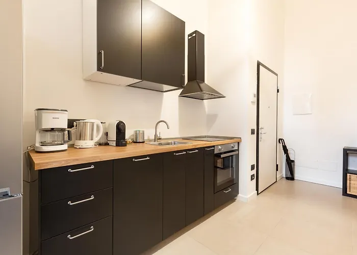 Guesthost - Cozy Corner With Balcony And Private Garage! 公寓