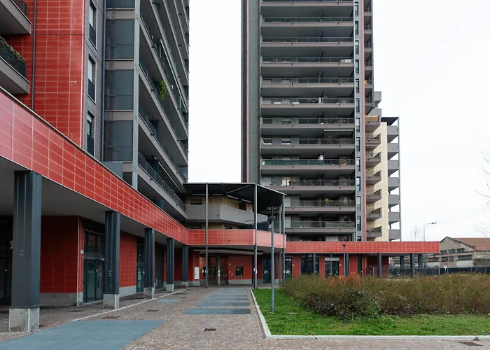 Apartment Guesthost - Cozy Corner With Balcony And Private Garage! Milan