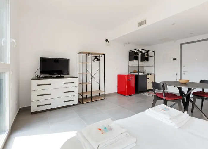 Lägenhet Guesthost - Udine M2 - Bright And Cozy