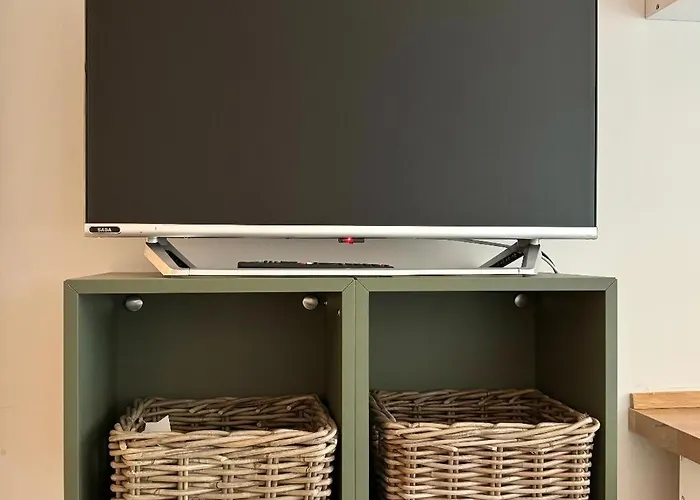 Rainbow Flat- Monolocale Luminoso アパート