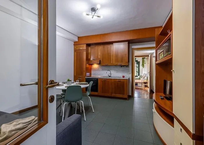 Апартаменты Close To Duomo Lovely City Center Flat Милан