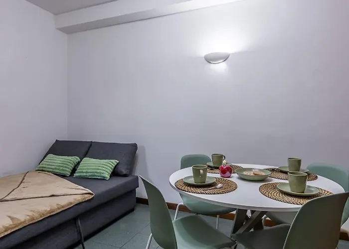 Close To Duomo Lovely City Center Flat * Милан