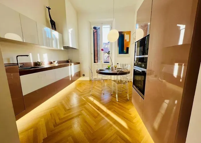 Prestigious Period - Free H24 Garage And Breakfast Appartamento Milano