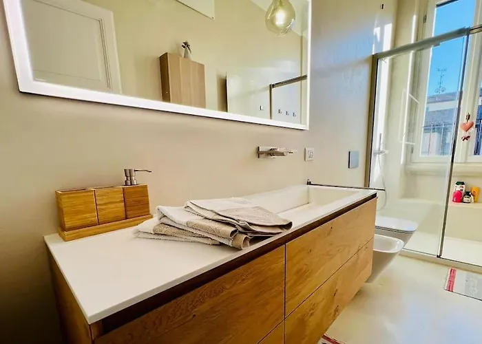 Prestigious Period - Free H24 Garage And Breakfast Appartamento