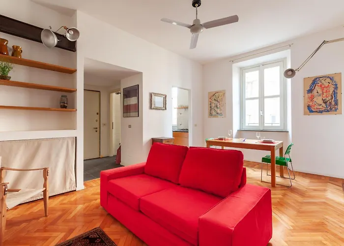 Comodo Nel Centro Storico Di - San Vincenzo * Milan