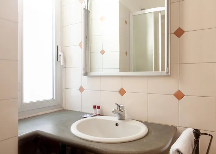 Comodo Nel Centro Storico Di - San Vincenzo Milan