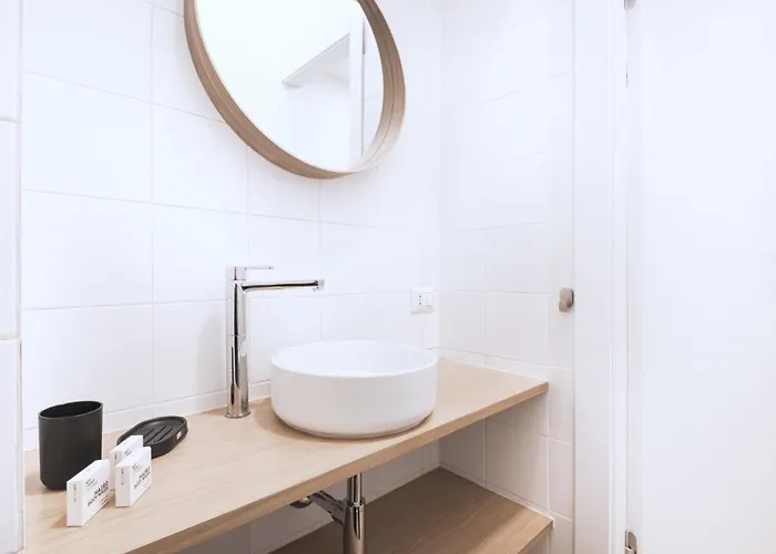 Easylife - - Lecco 5 P2 - In Porta Venezia Milan