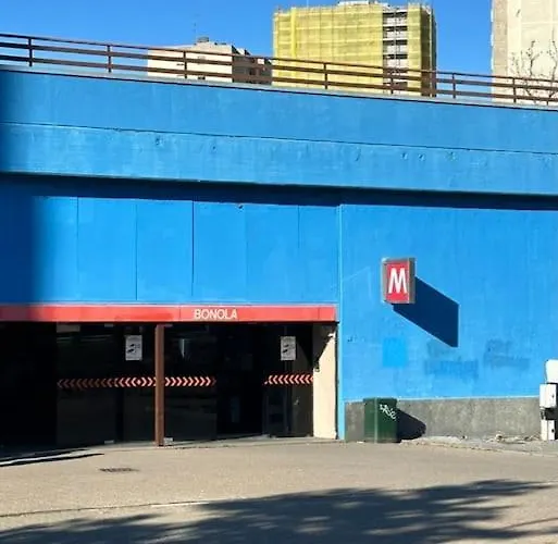 Due Parcheggi E Vicino Metro 아파트