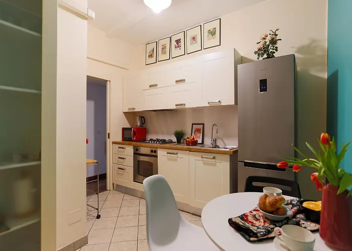 The Rent - Spacious One-bedroom Near The Columns Of San Lorenzo * Milánó
