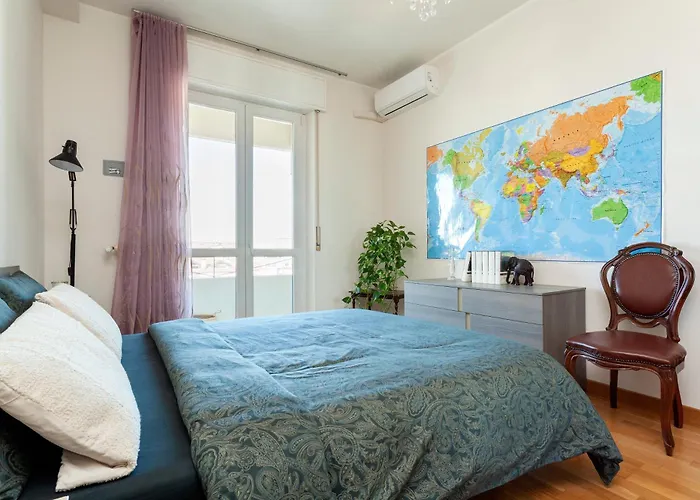 Two Spacious Bedrooms 1 Minute To Metro Stop *