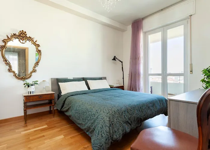 Two Spacious Bedrooms 1 Minute To Metro Stop * Milán