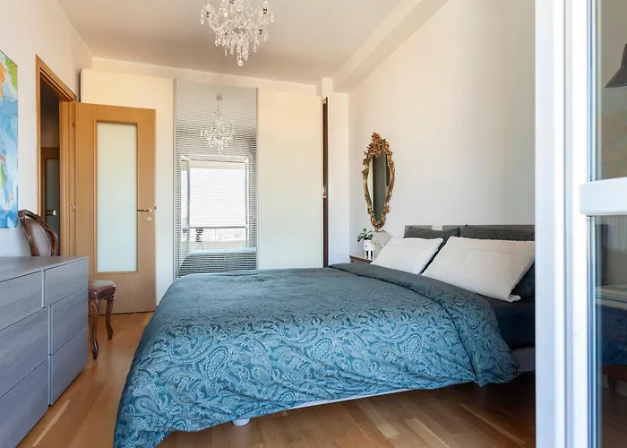 Two Spacious Bedrooms 1 Minute To Metro Stop Apartment Milan