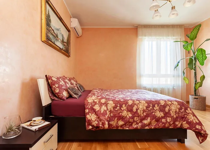 Two Spacious Bedrooms 1 Minute To Metro Stop Milano