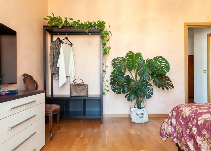 Two Spacious Bedrooms 1 Minute To Metro Stop Appartamento *