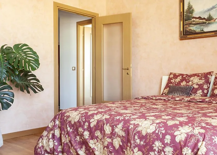 Two Spacious Bedrooms 1 Minute To Metro Stop Appartamento *